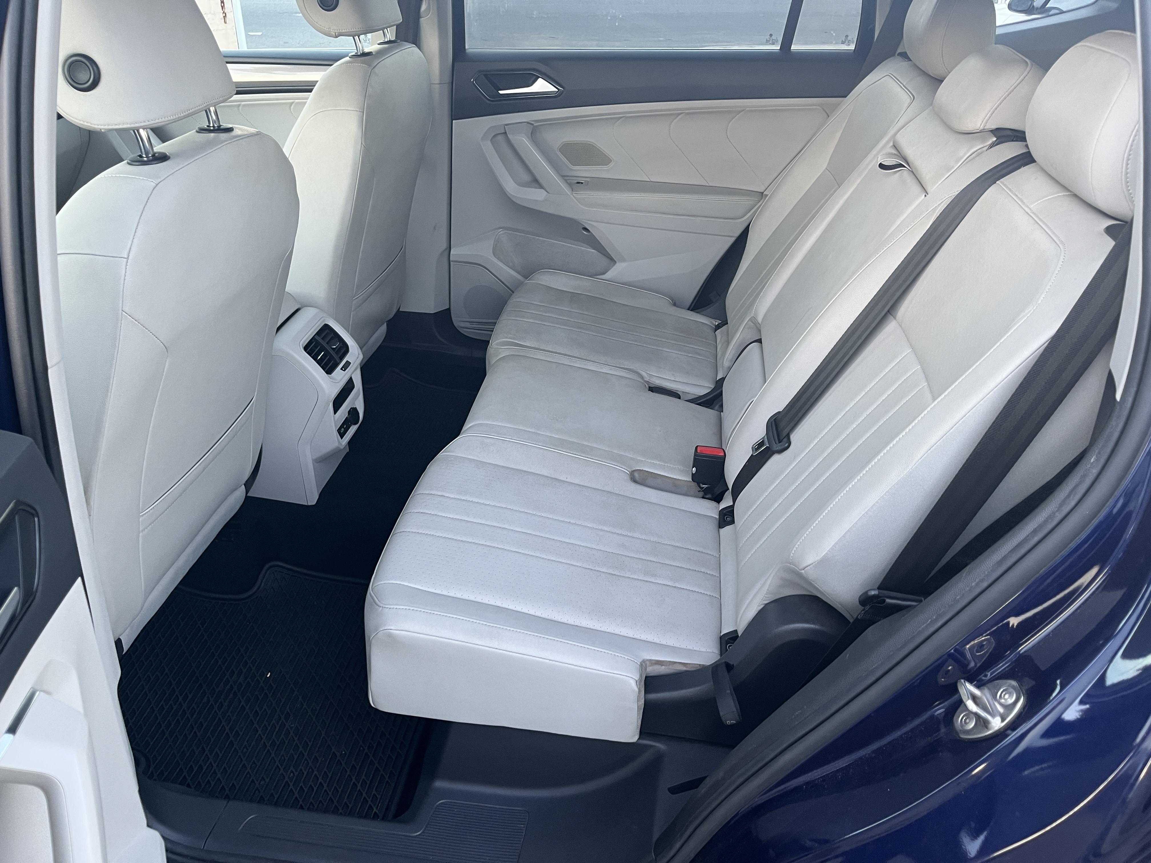 2022 Volkswagen Tiguan SE - Photo 26