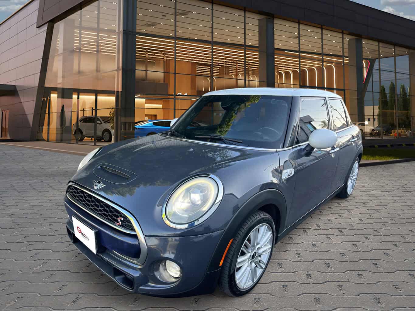 2015 MINI Cooper S 4 Door's photo