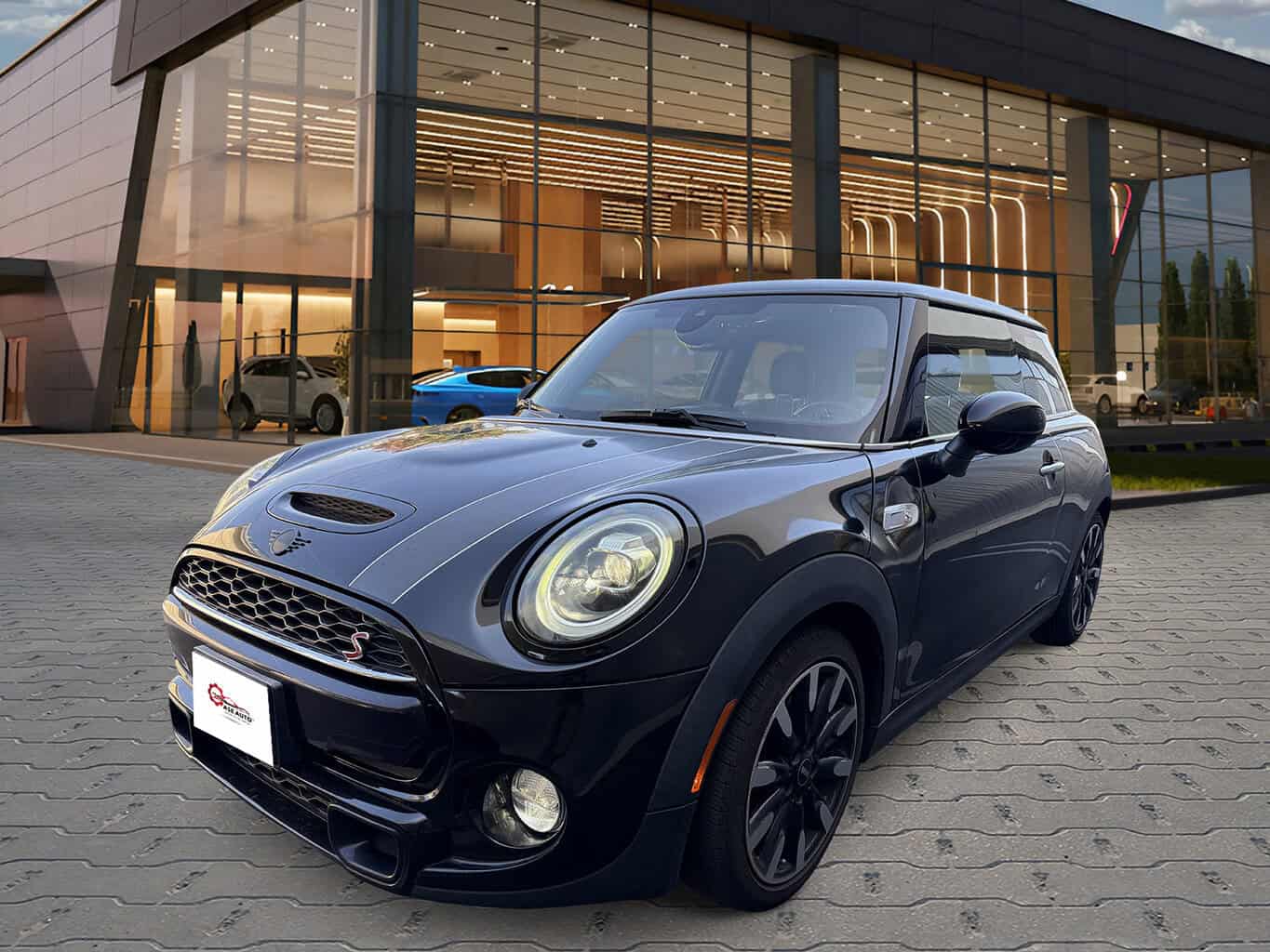 2019 MINI Hardtop Cooper S Iconic's photo