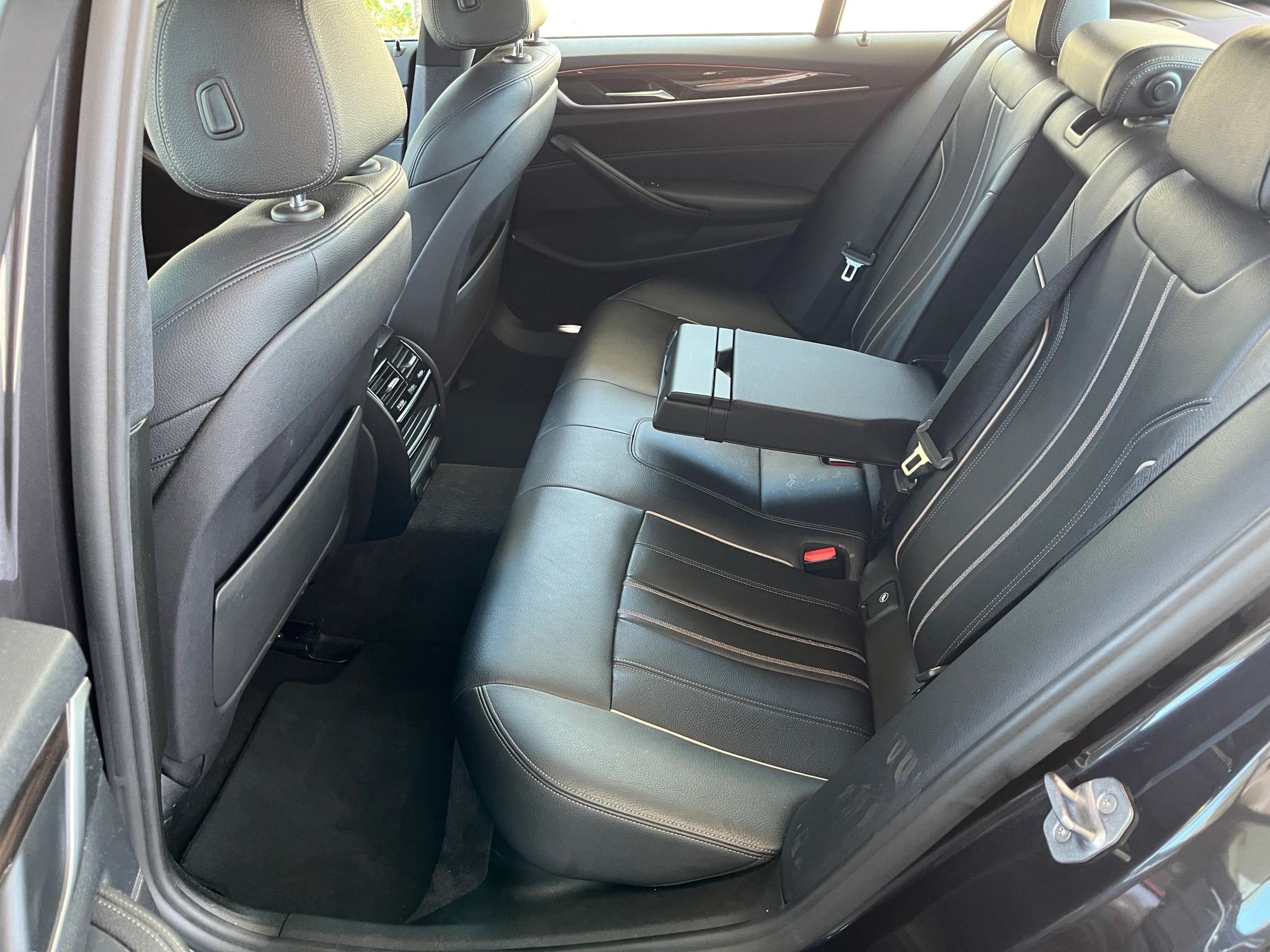 2019 BMW 5 Series 540i - Photo 14