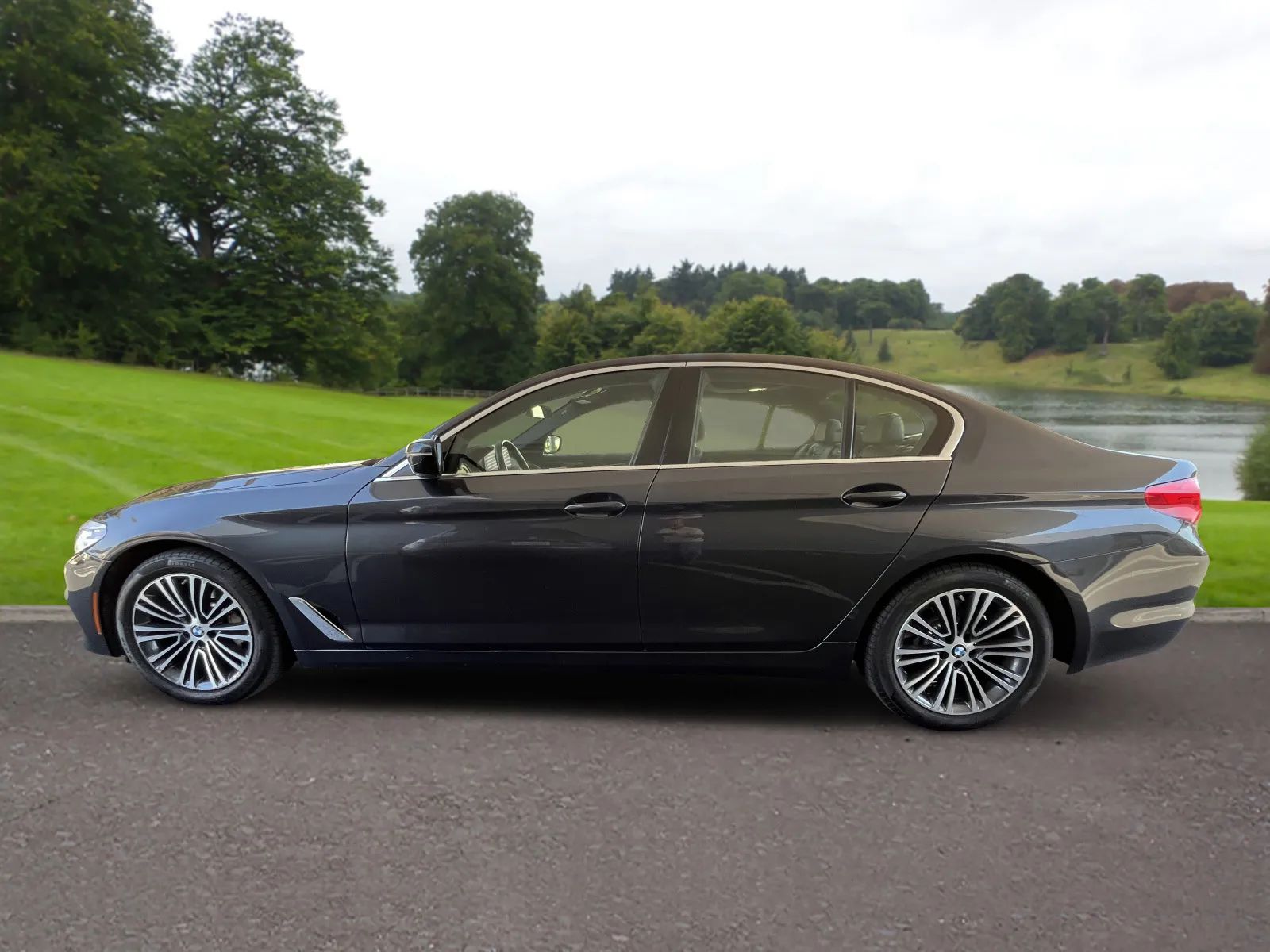 2019 BMW 5 Series 540i - Photo 9